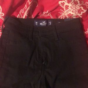 BRANDNEW NEVER WORN HOLLISTER BLACK SKINNY